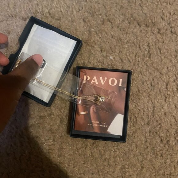 PAVOI 14K White Gold Plated Crystal Solitaire 1.5 Carat (7.3mm) Cubic Zirconia - Picture 5 of 6